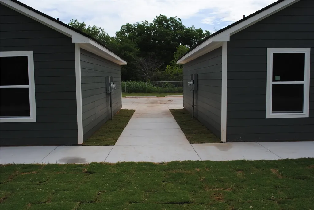 1517 Travis Street Bellmead TX 76705