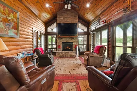 4141 Farm Road 2820 Sumner TX 75486