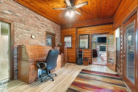 4141 Farm Road 2820 Sumner TX 75486