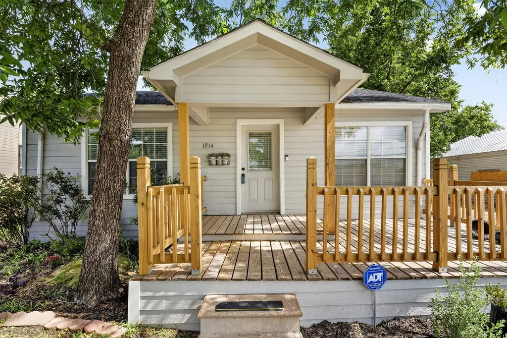1914 Stanford Street Greenville TX 75401