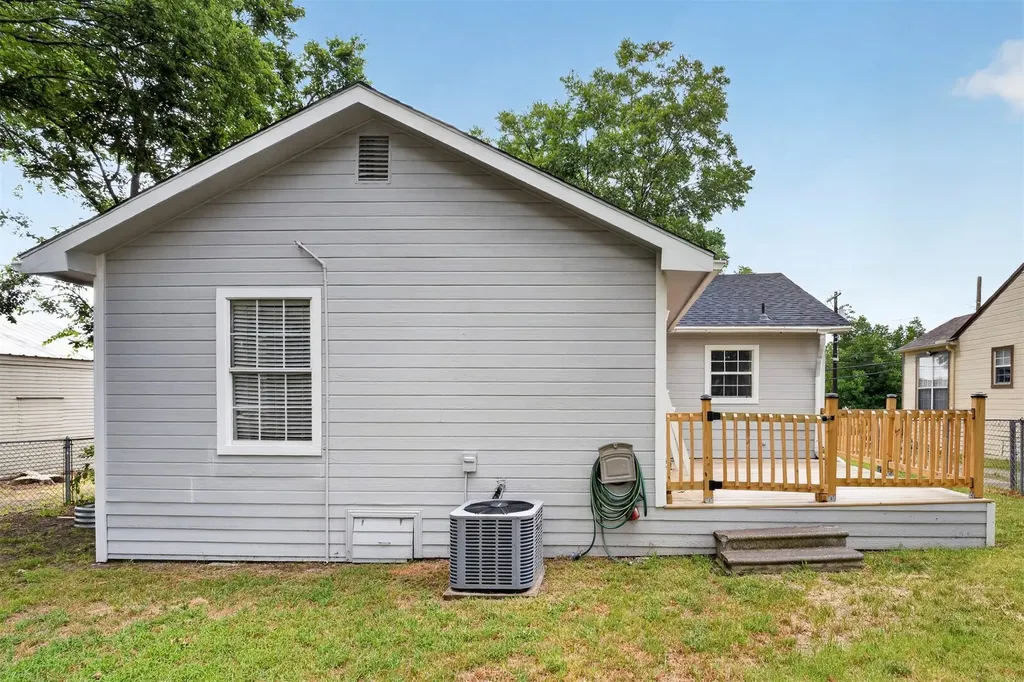 1914 Stanford Street Greenville TX 75401
