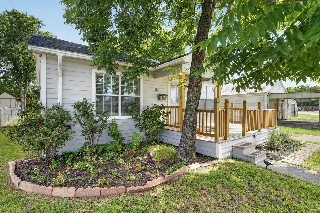 1914 Stanford Street Greenville TX 75401