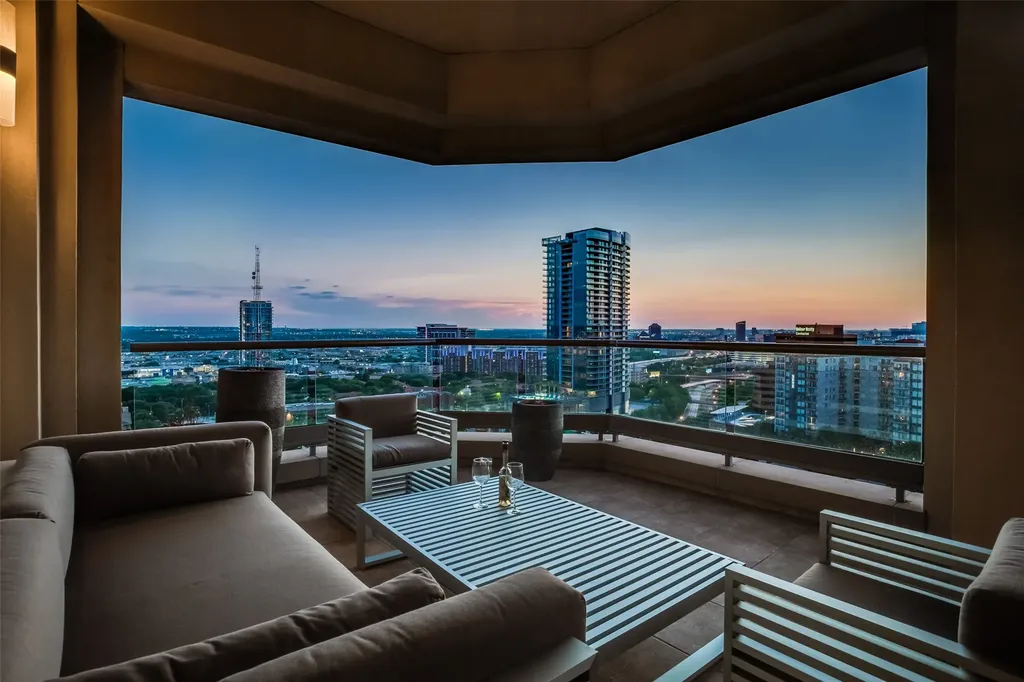 2300 Wolf Street Dallas TX 75201