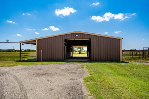 4946 County Road 410 Hawley TX 79525