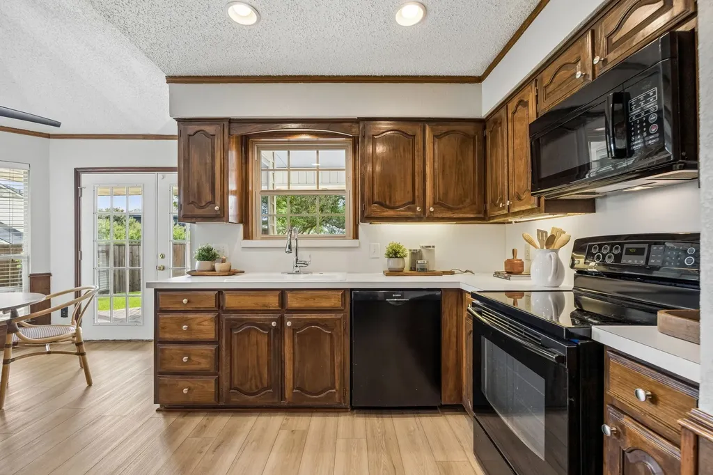 2723 Dali Drive Dallas TX 75287