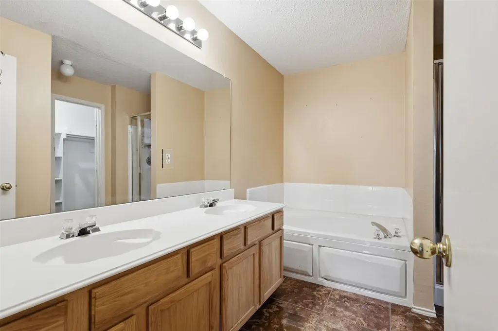 640 Canyon Place Desoto TX 75115