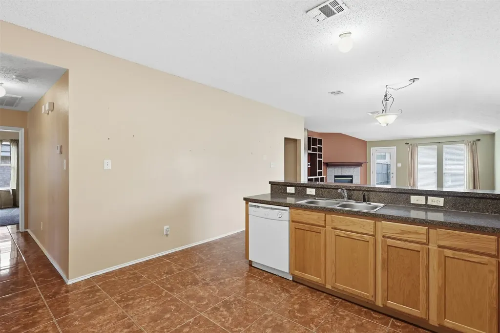 640 Canyon Place Desoto TX 75115