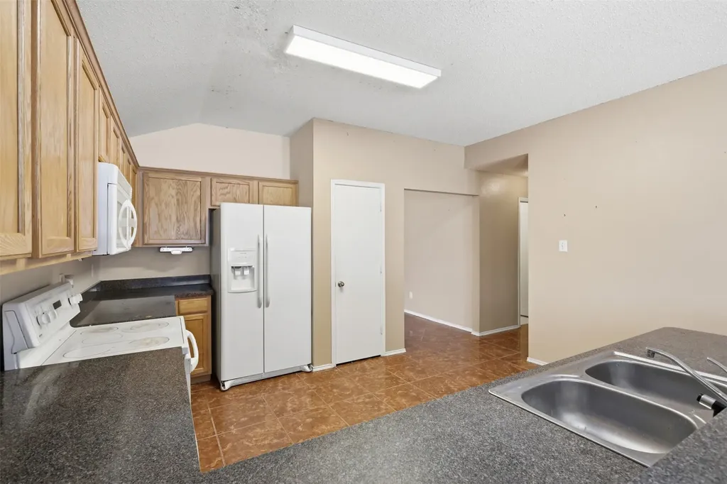 640 Canyon Place Desoto TX 75115
