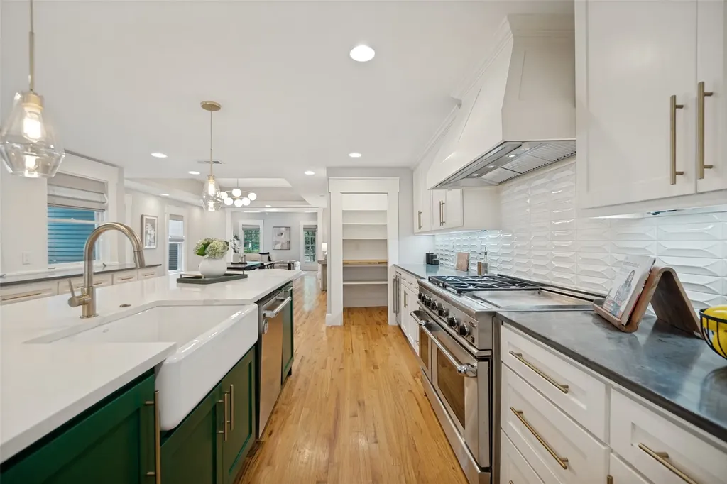 5621 Tremont Street Dallas TX 75214