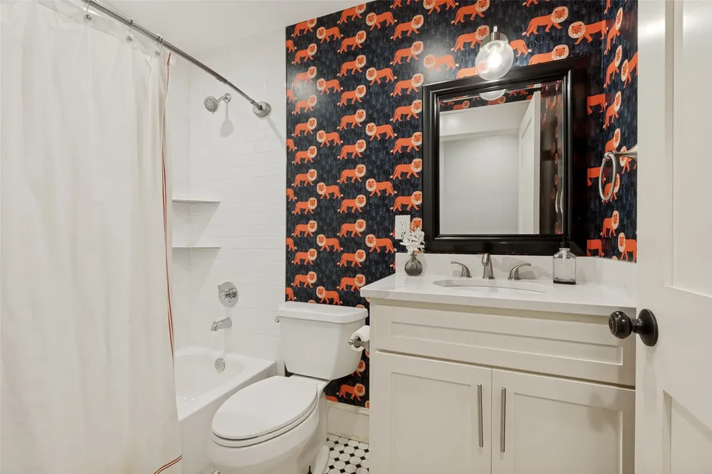 5621 Tremont Street Dallas TX 75214