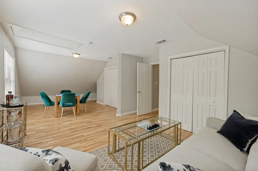 5621 Tremont Street Dallas TX 75214
