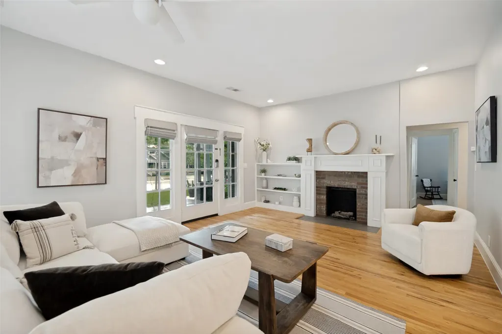 5621 Tremont Street Dallas TX 75214