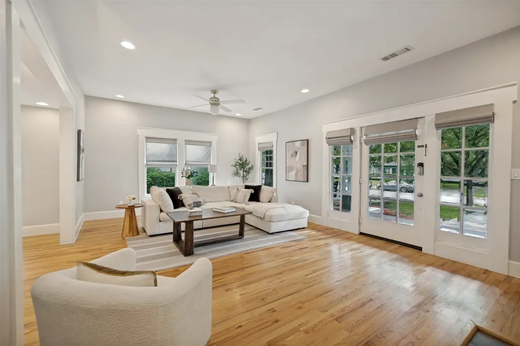 5621 Tremont Street Dallas TX 75214