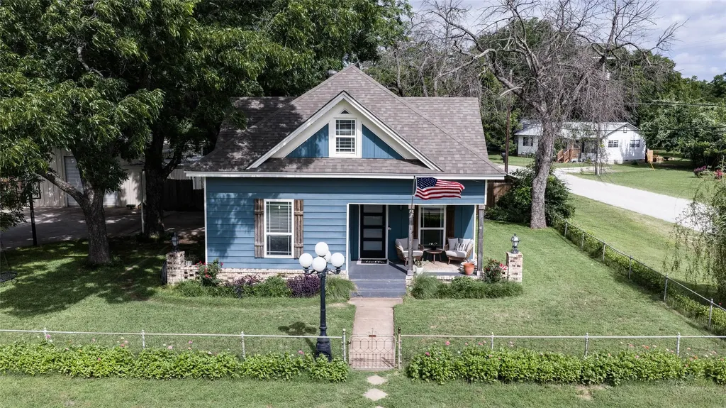 200 S Crane Street Alvord TX 76225