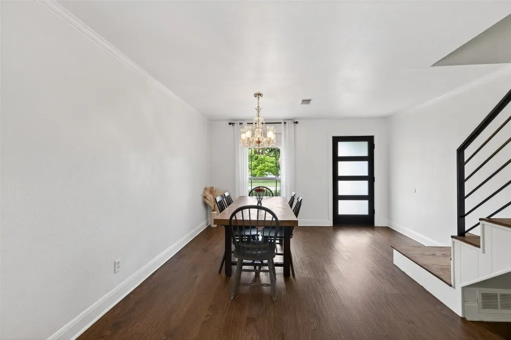 200 S Crane Street Alvord TX 76225