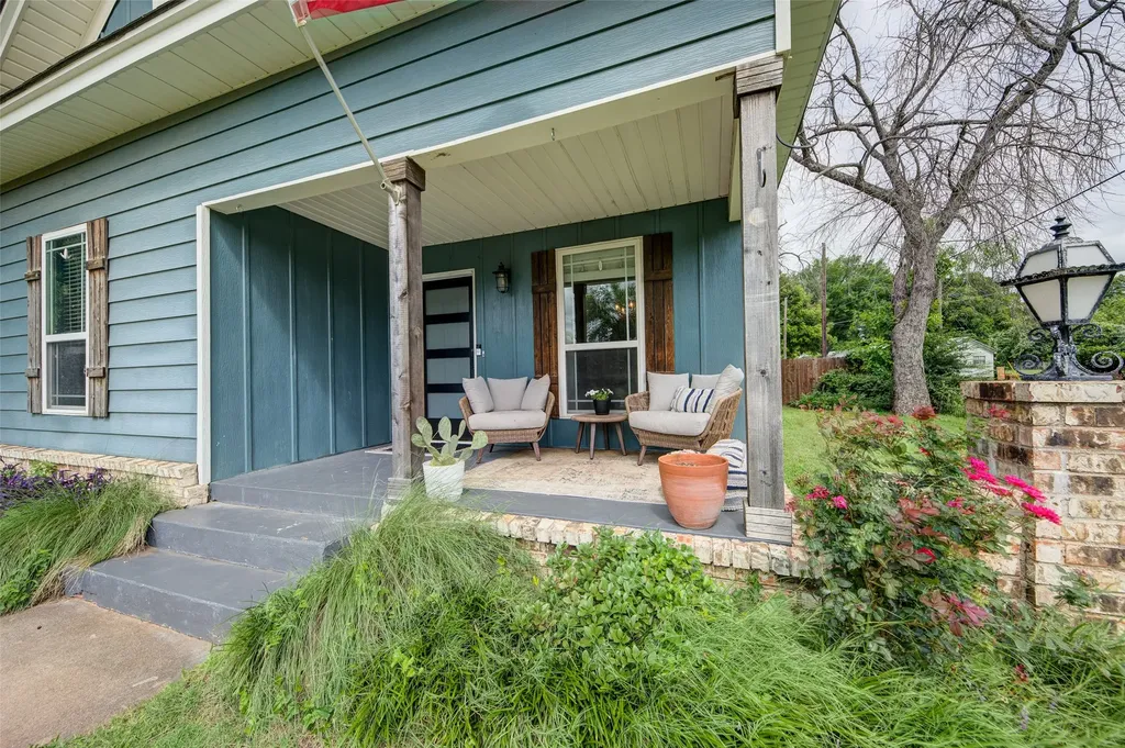 200 S Crane Street Alvord TX 76225