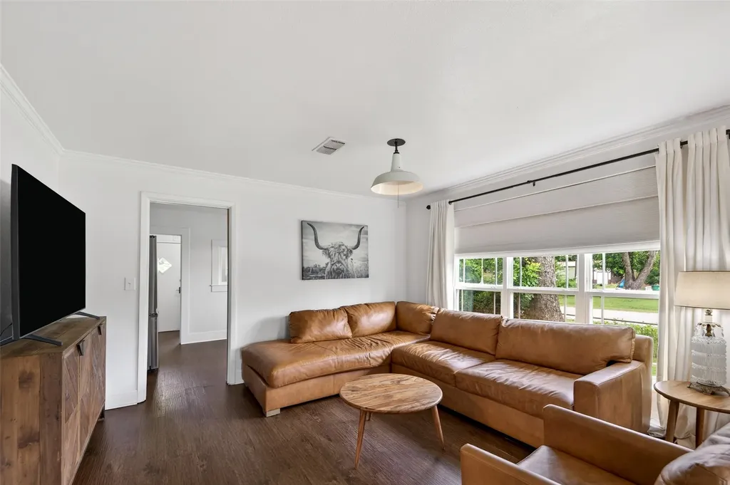 200 S Crane Street Alvord TX 76225