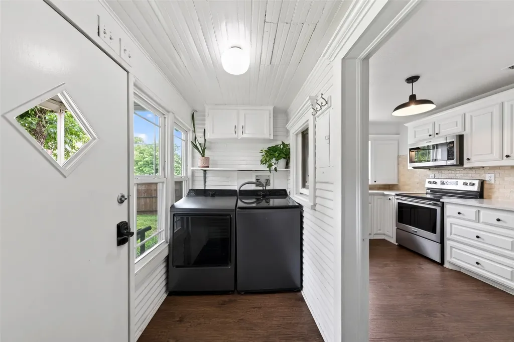 200 S Crane Street Alvord TX 76225
