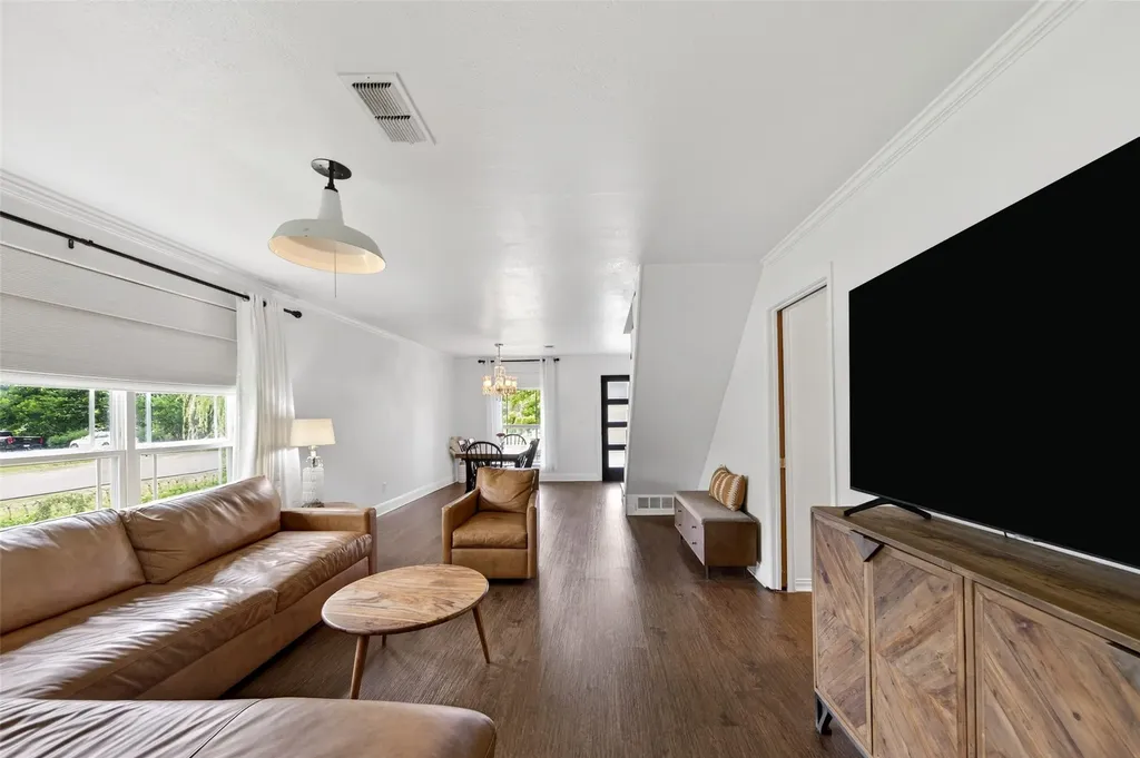 200 S Crane Street Alvord TX 76225