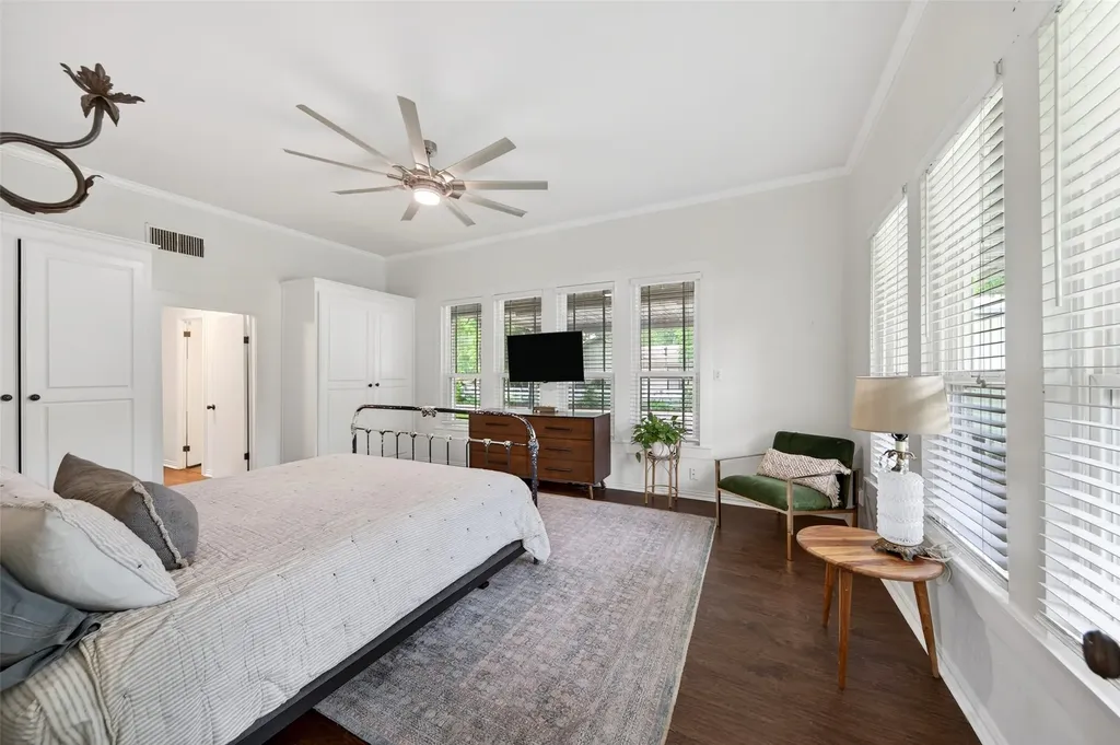 200 S Crane Street Alvord TX 76225