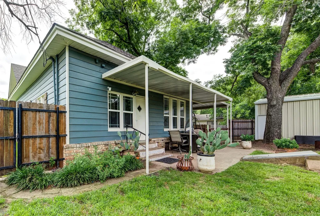 200 S Crane Street Alvord TX 76225