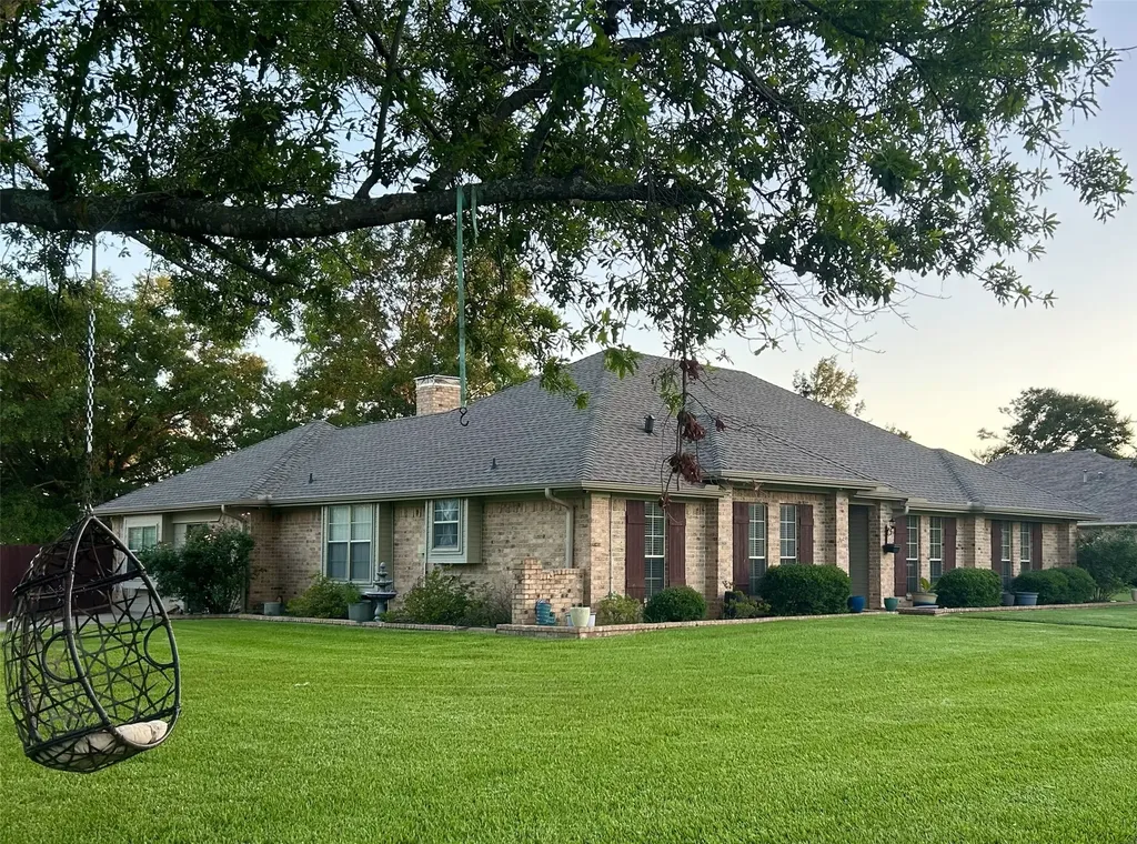 601 Highland Oaks Street Mount Vernon TX 75457