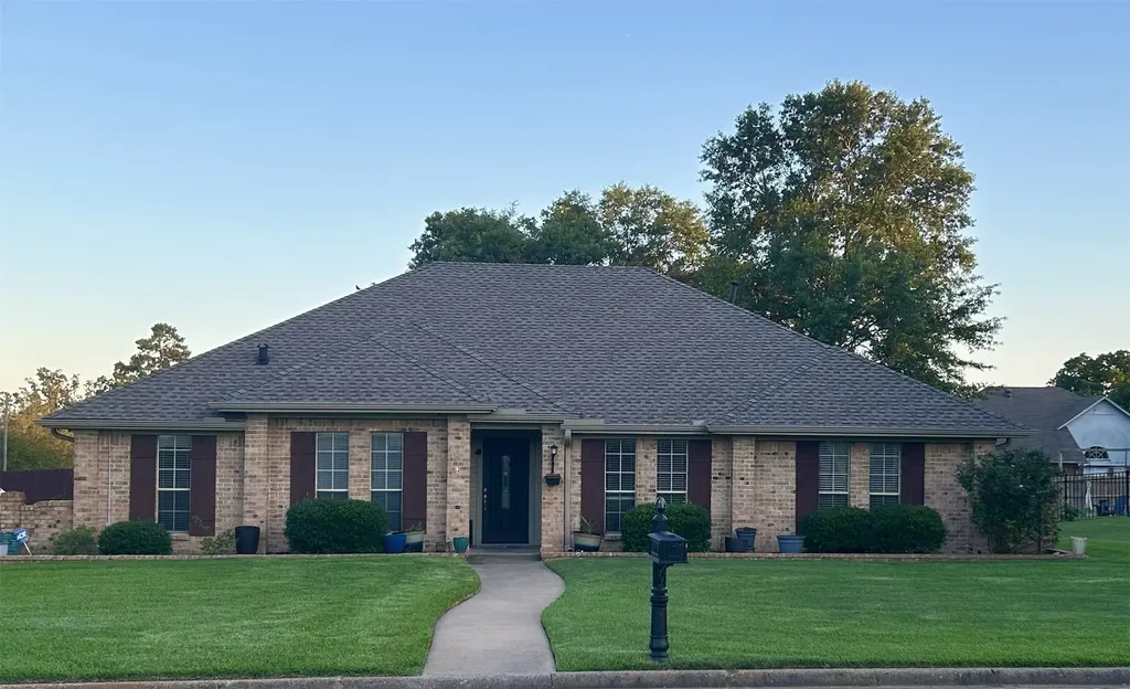 601 Highland Oaks Street Mount Vernon TX 75457