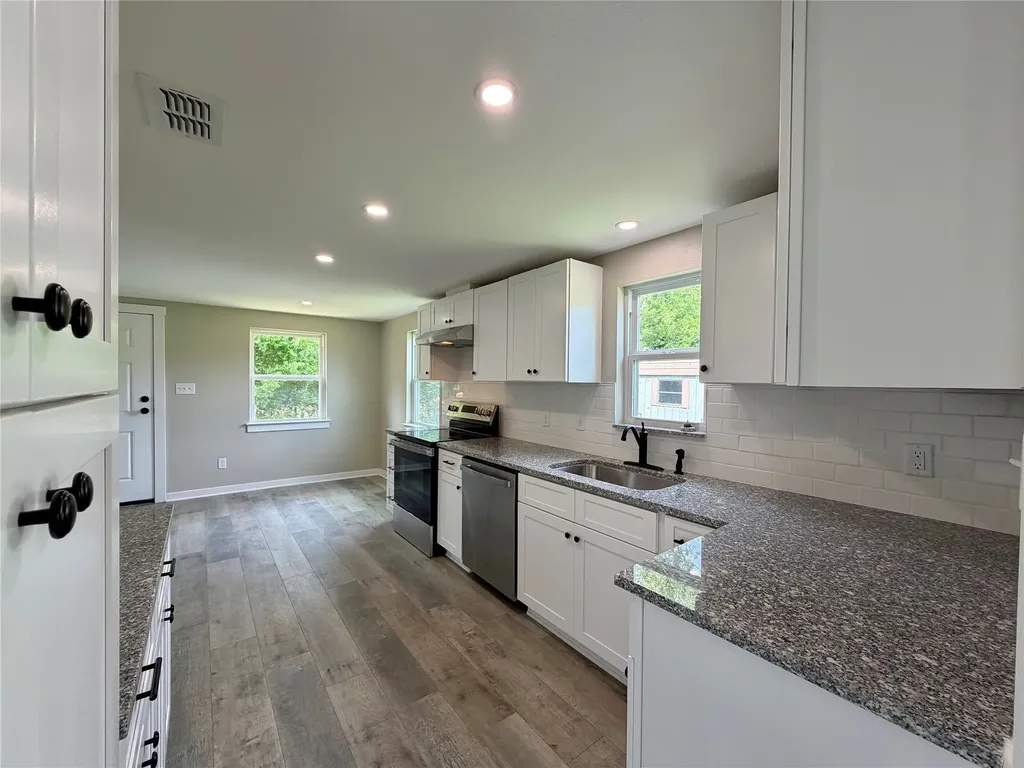 615 Smith Circle Point TX 75472