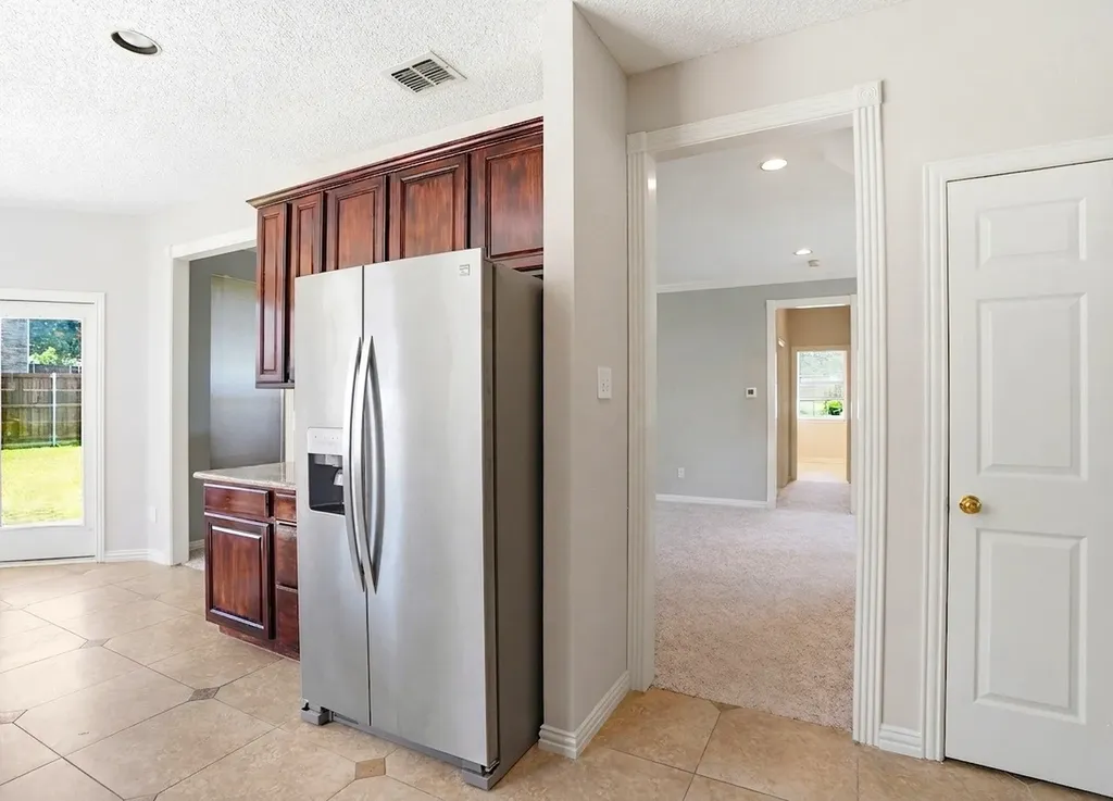 2421 Bowie Lane Grapevine TX 76051