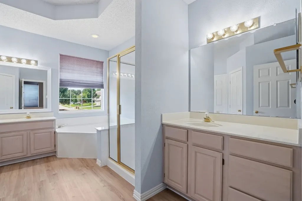 2421 Bowie Lane Grapevine TX 76051