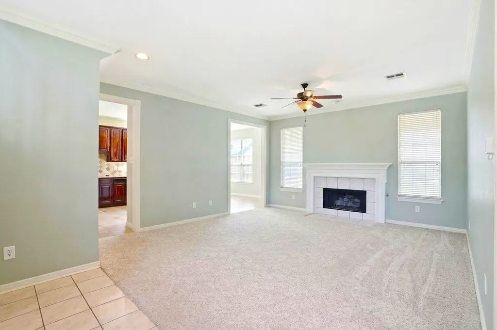 2421 Bowie Lane Grapevine TX 76051