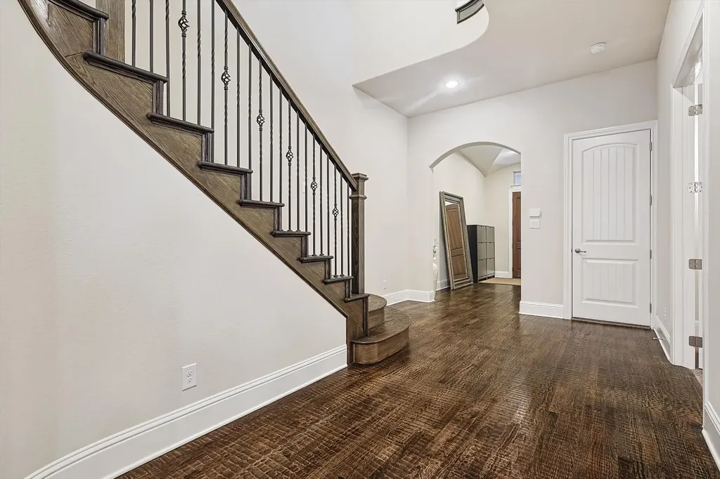 2812 Cedar Elm Drive Carrollton TX 75010