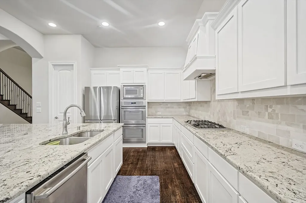 2812 Cedar Elm Drive Carrollton TX 75010
