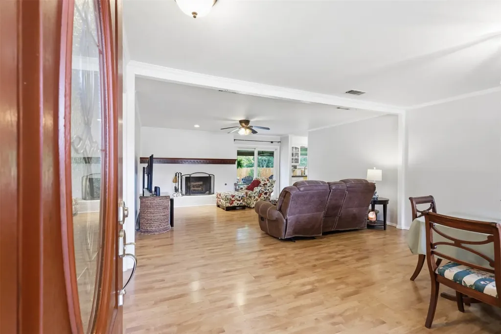 6104 Cliffside Drive Edgecliff Village TX 76134