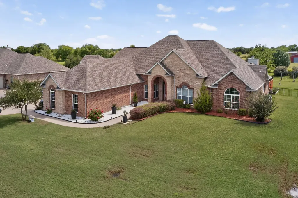 15144 Delaney Lane Talty TX 75126