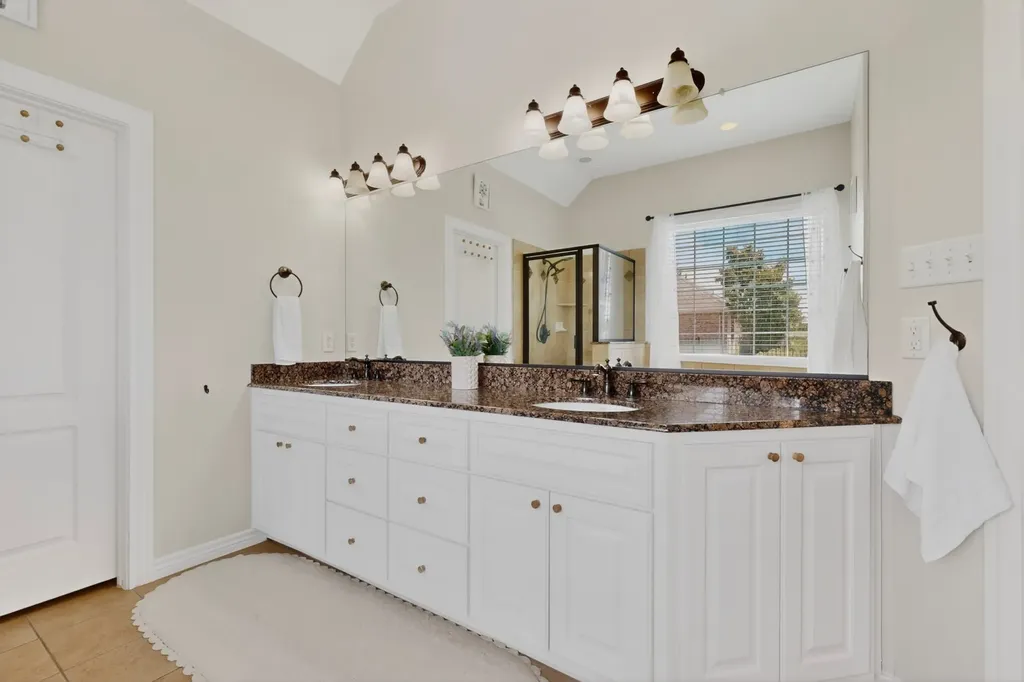 15144 Delaney Lane Talty TX 75126