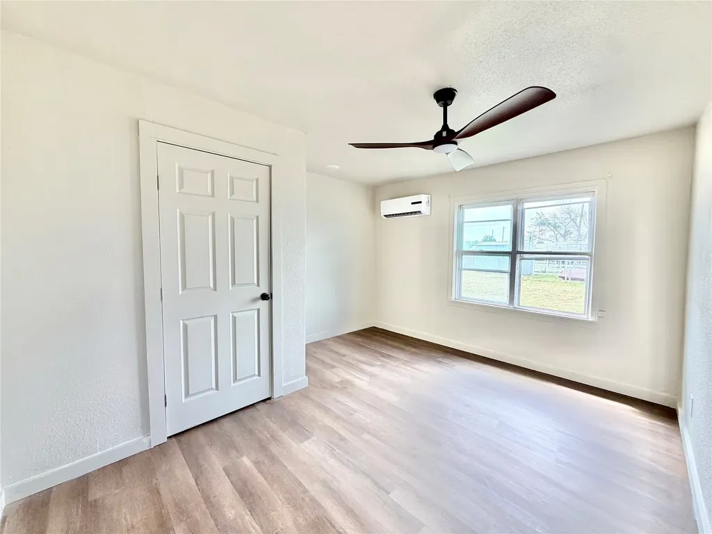 1220 Avenue G Hawley TX 79525