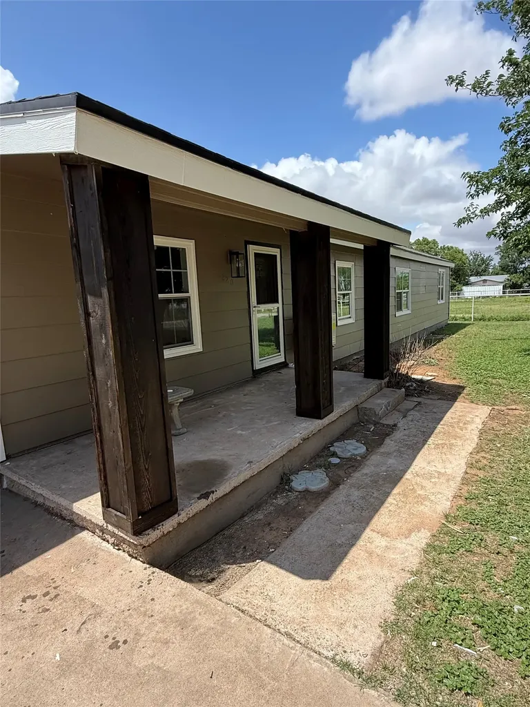 1220 Avenue G Hawley TX 79525