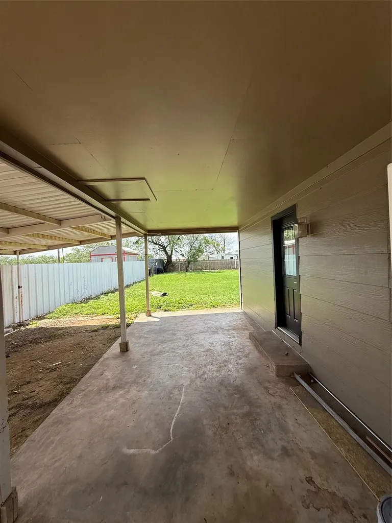 1220 Avenue G Hawley TX 79525