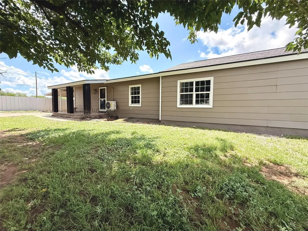 1220 Avenue G Hawley TX 79525