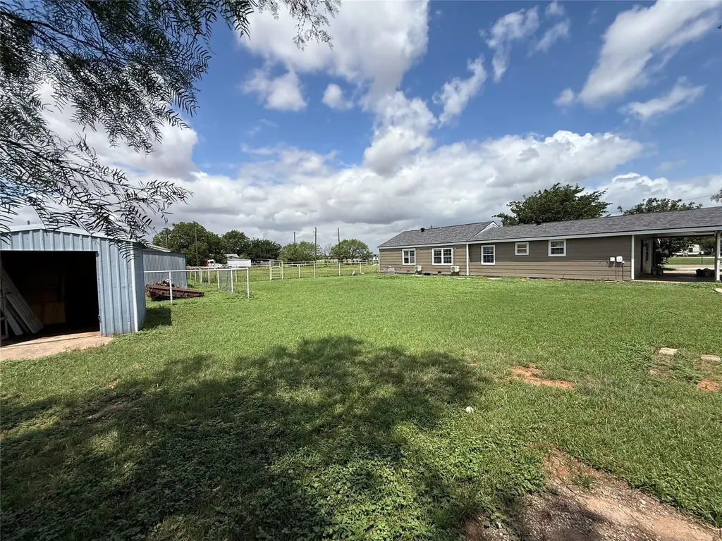 1220 Avenue G Hawley TX 79525