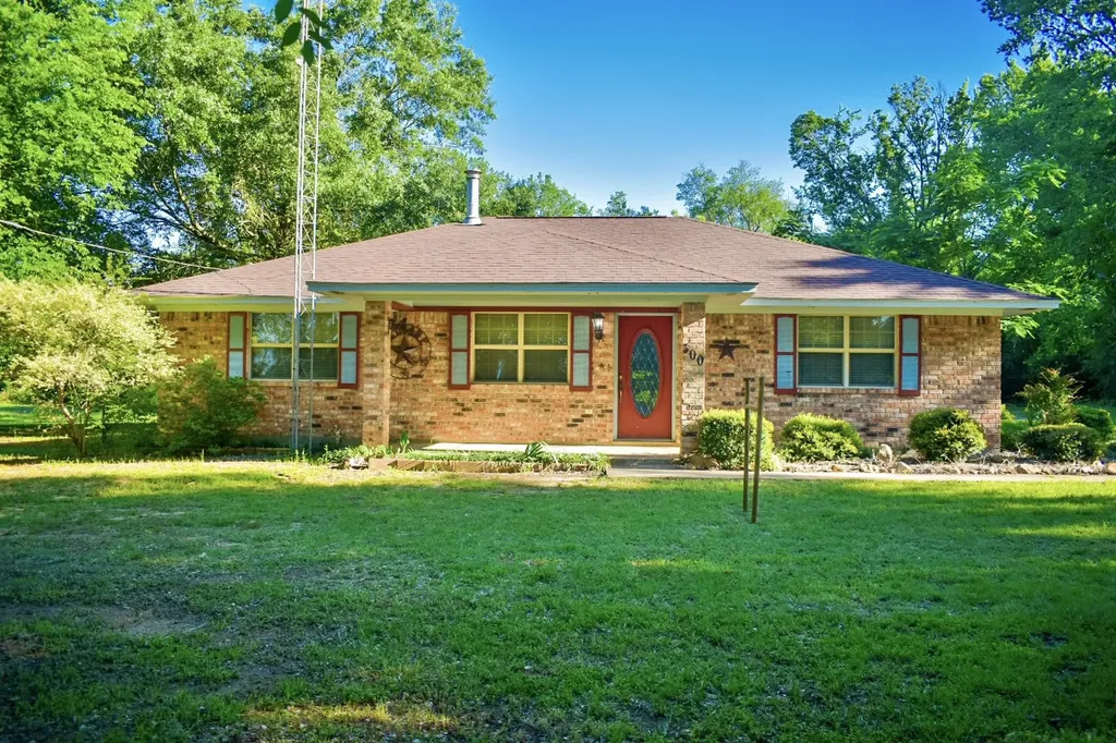 300 Bethel Road Como TX 75431