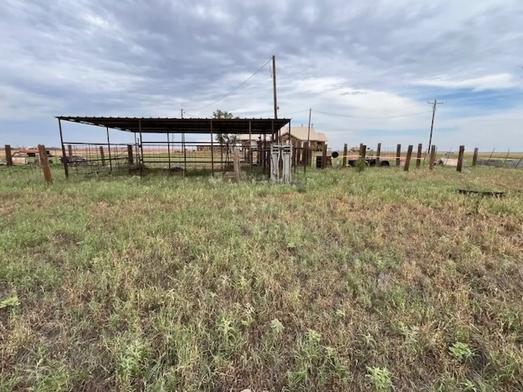 758 County Road 317 Rotan TX 79546