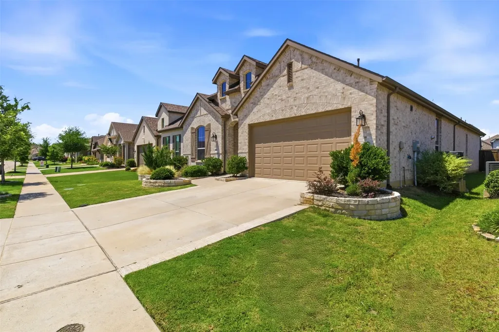 1401 Sumner Street Aubrey TX 76227