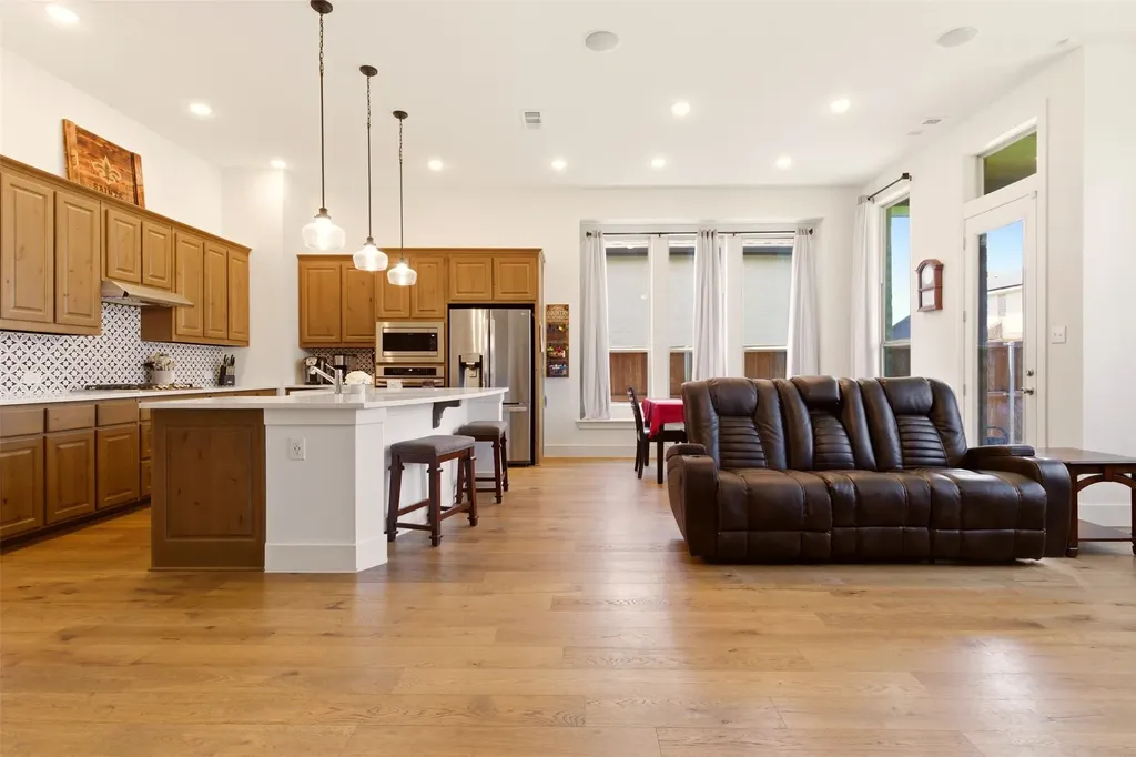 1401 Sumner Street Aubrey TX 76227