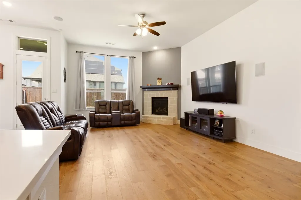 1401 Sumner Street Aubrey TX 76227