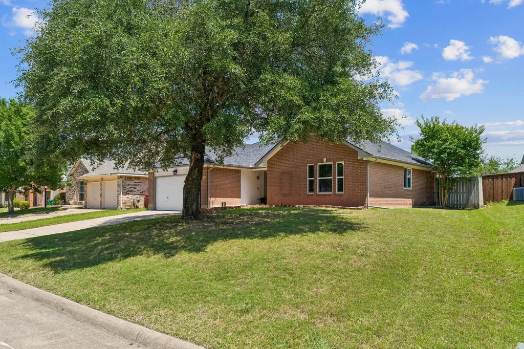 1909 Timberline Lane Sherman TX 75092