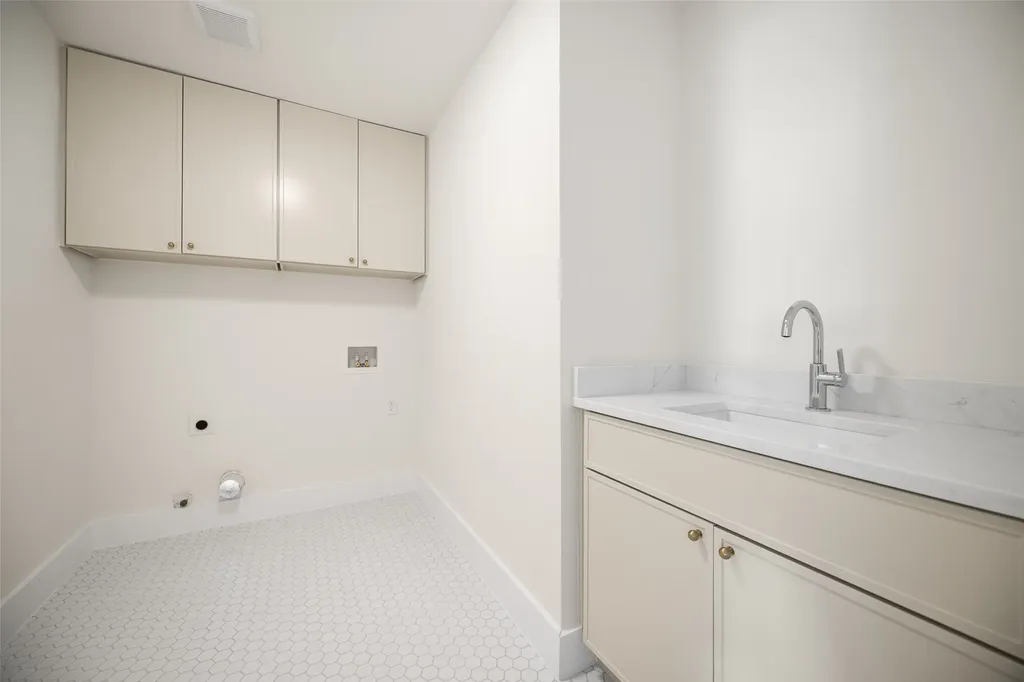 9410 Shady Valley Drive Dallas TX 75238