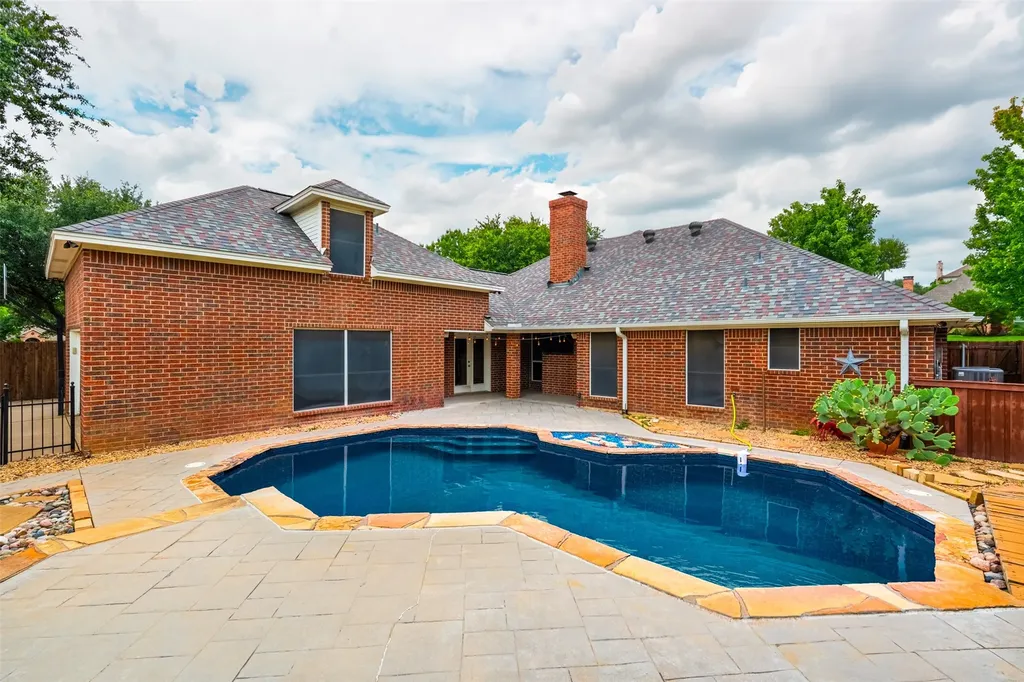 9108 High Oaks Drive North Richland Hills TX 76182