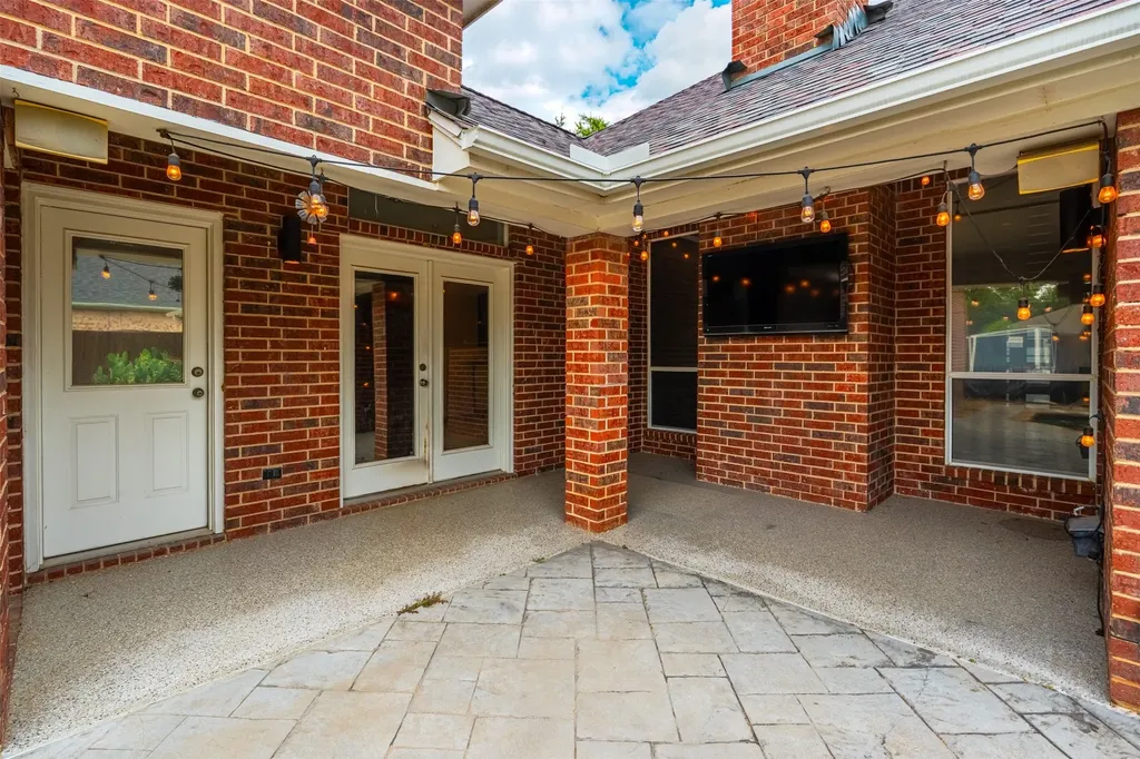 9108 High Oaks Drive North Richland Hills TX 76182